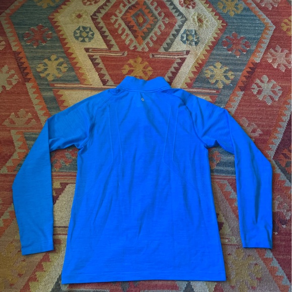 Lululemon Metal Vent Tech 1/2 zip royal blue medium - Picture 6 of 7
